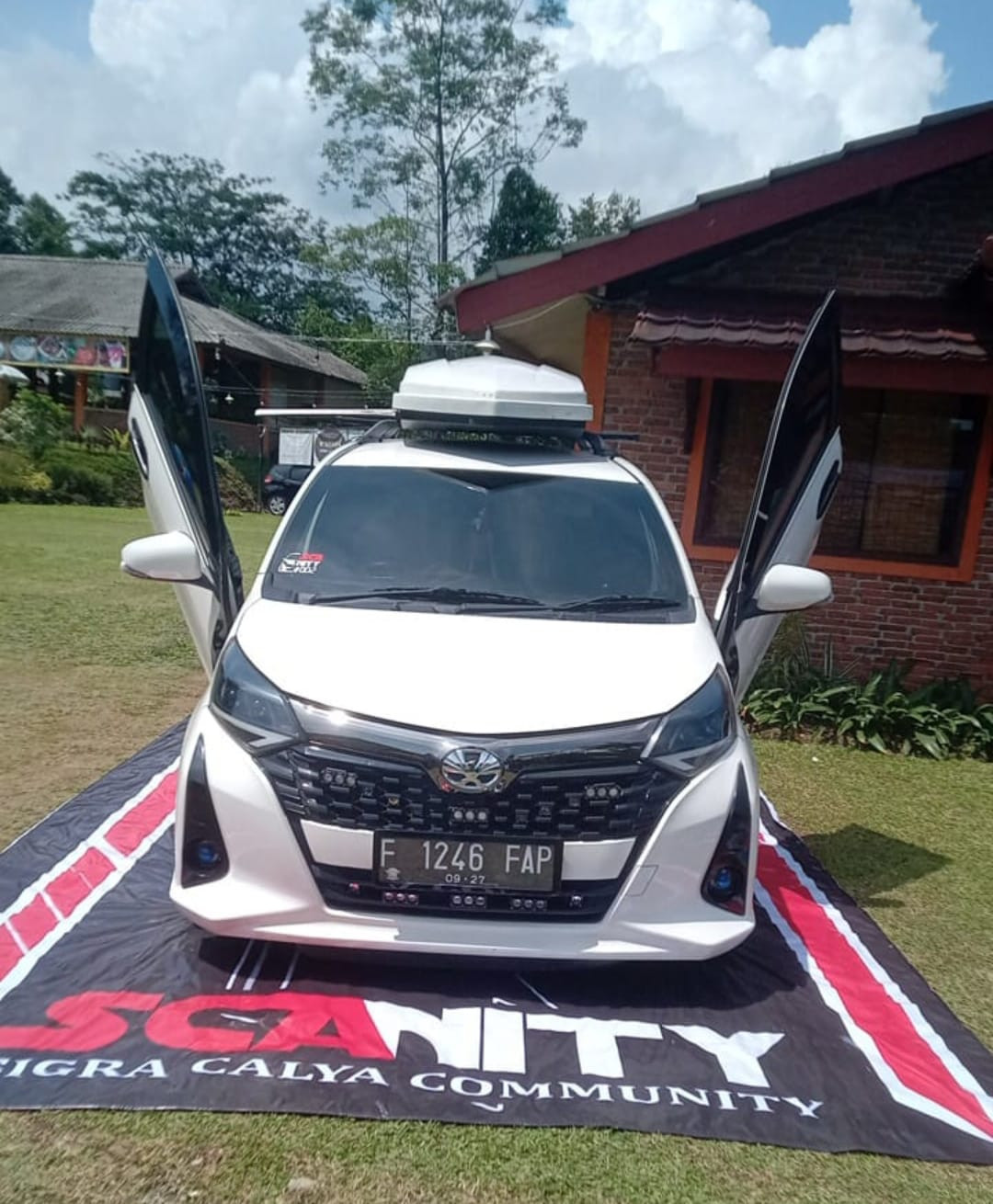 Calya & Sigra Racing Look dengan Lambo Door: Inspirasi dari Komunitas Scanity